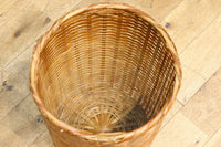 綺麗な艶色をした円柱型の編みカゴ　DC8265