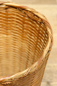 綺麗な艶色をした円柱型の編みカゴ　DC8265