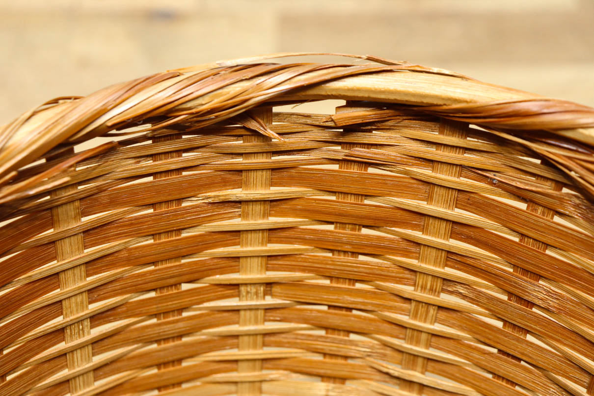 綺麗な艶色をした円柱型の編みカゴ　DC8265