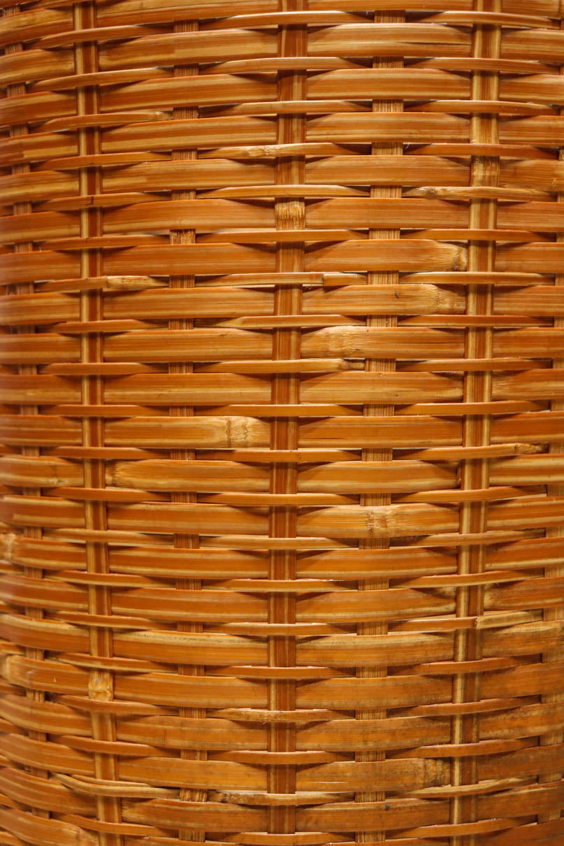 綺麗な艶色をした円柱型の編みカゴ　DC8265