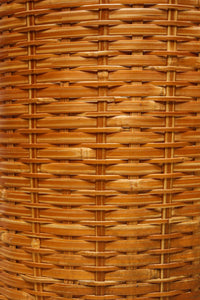 綺麗な艶色をした円柱型の編みカゴ　DC8265