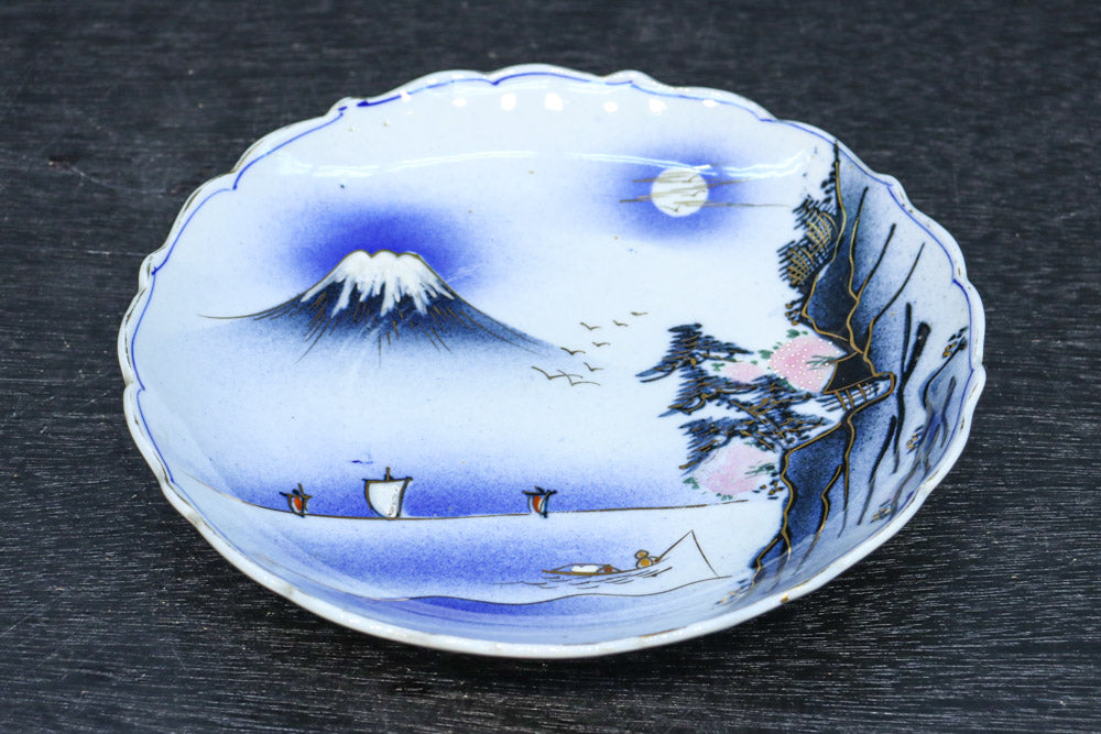富士の頂きを望む風景を華やかに描いた中皿　DC8266　在庫5枚