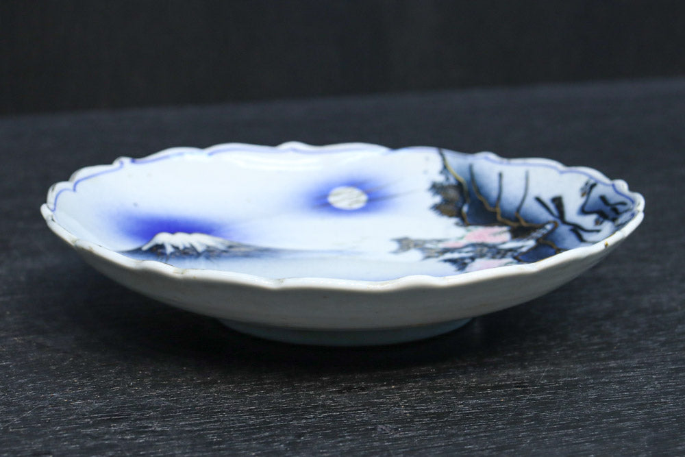 富士の頂きを望む風景を華やかに描いた中皿　DC8266　在庫5枚