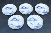 富士山と帆船が浮かぶ水辺の風景を描いた染付中皿　DC8267　在庫4枚