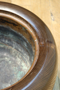 杢目が素晴らしい重厚感のある木製の丸火鉢　DC8274