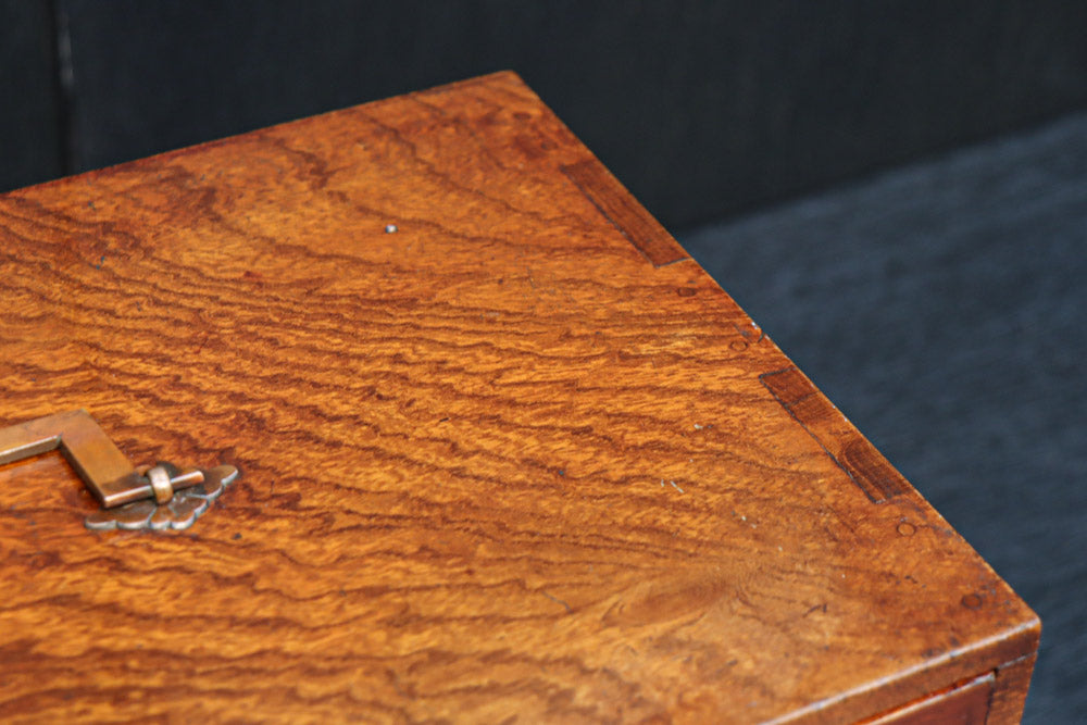 杢目の美しい味わいある針箱　DC8279