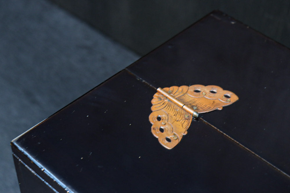 黒漆の雅な化粧箱　DC8280