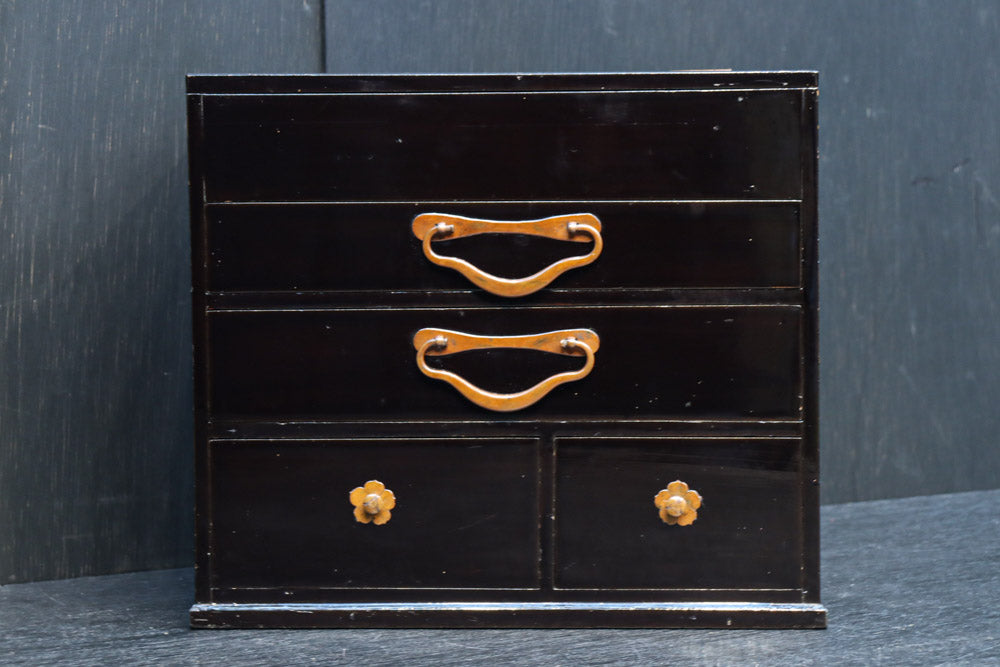 黒漆の雅な化粧箱　DC8280