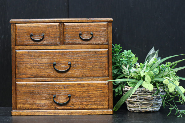 穏やかな風合いの上品な針箱　DC8281