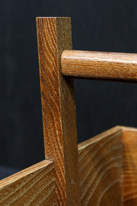 穏やかな杢目模様の持ち手付き炭入れ　DC8289