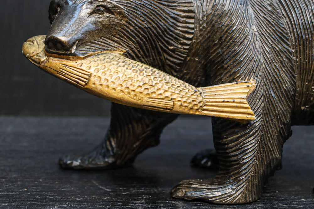 Small size Carved wooden bear figurine DC8293