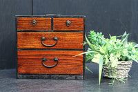 前面ツートンカラーでレトロ感溢れる針箱　DC8304