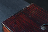 前面ツートンカラーでレトロ感溢れる針箱　DC8304