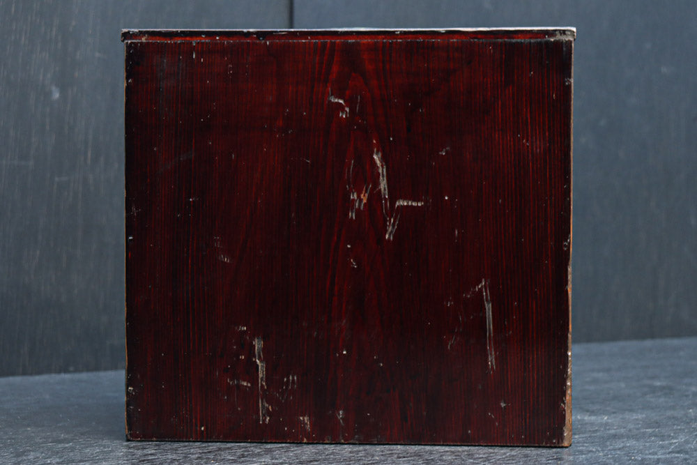 前面ツートンカラーでレトロ感溢れる針箱　DC8304