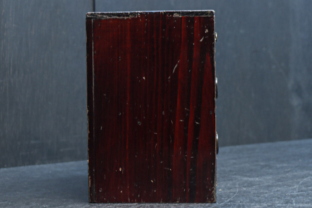 前面ツートンカラーでレトロ感溢れる針箱　DC8304