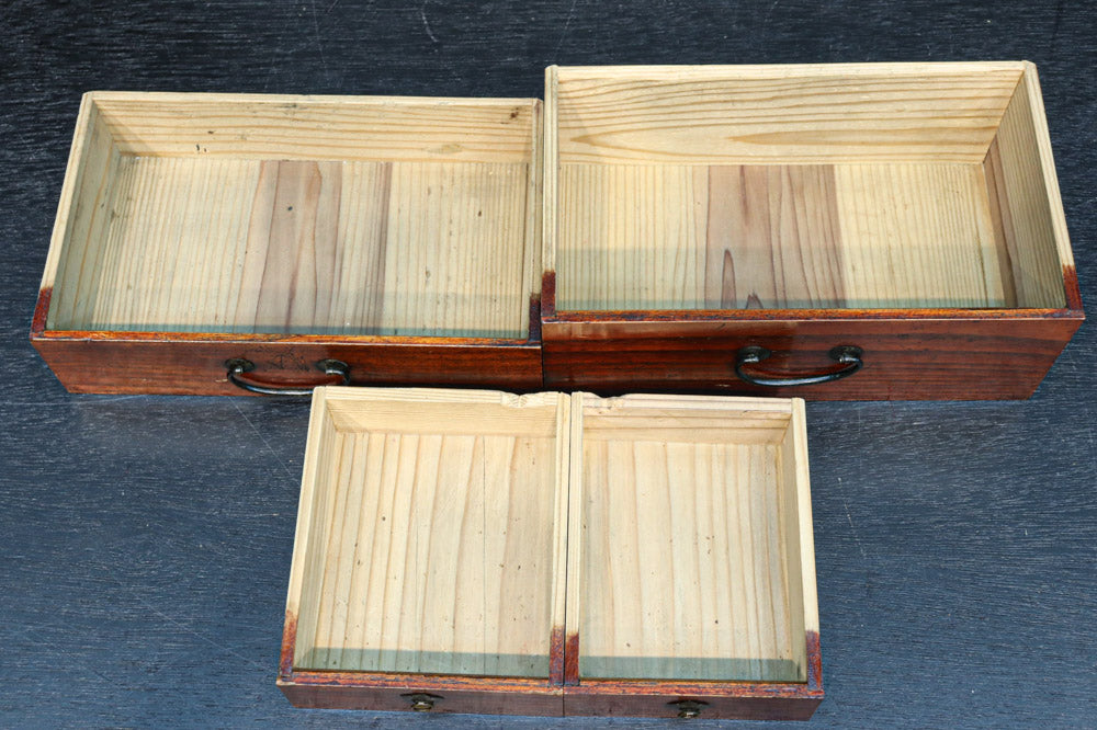 前面ツートンカラーでレトロ感溢れる針箱　DC8304