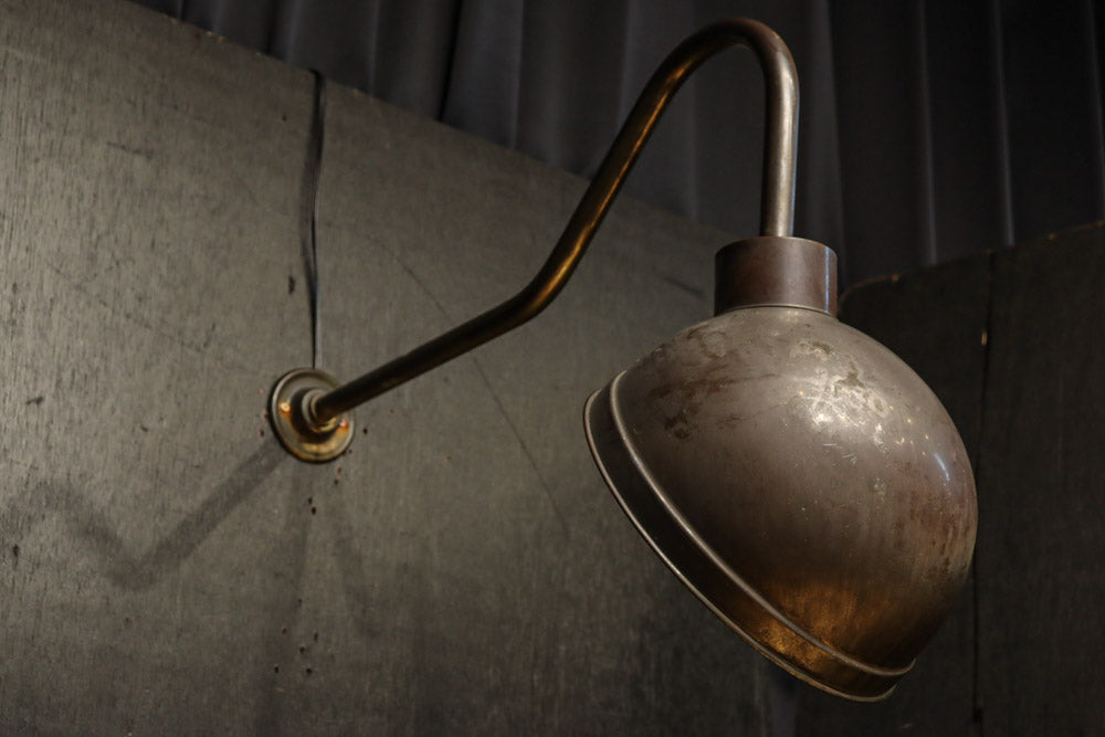 特大サイズ!! 真鍮の鈍い輝きが味わいを深める特大ブラケット　DC8306