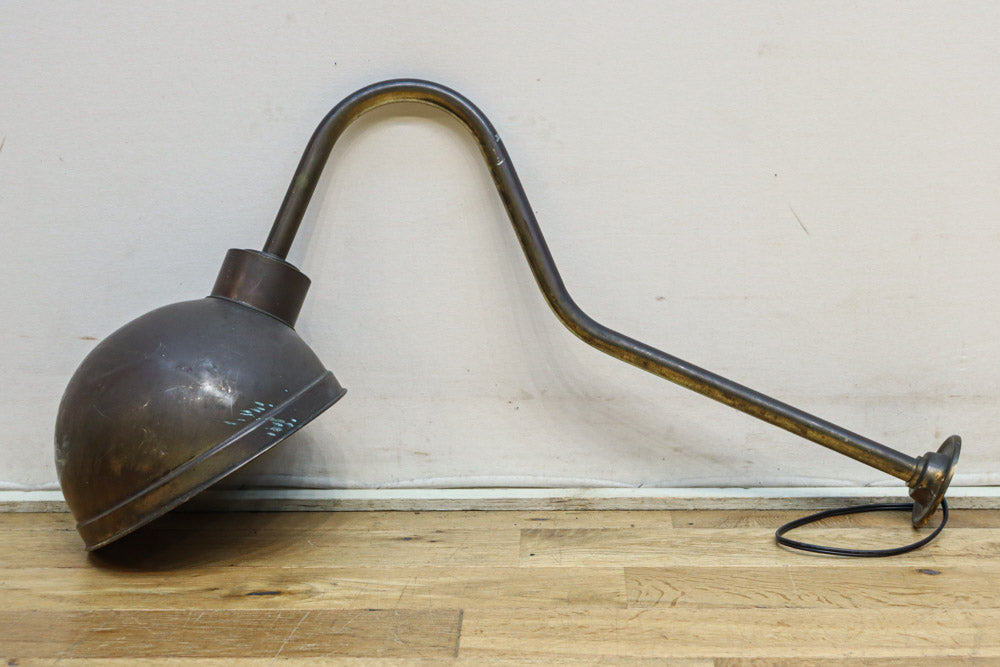 特大サイズ!! 真鍮の鈍い輝きが味わいを深める特大ブラケット　DC8306