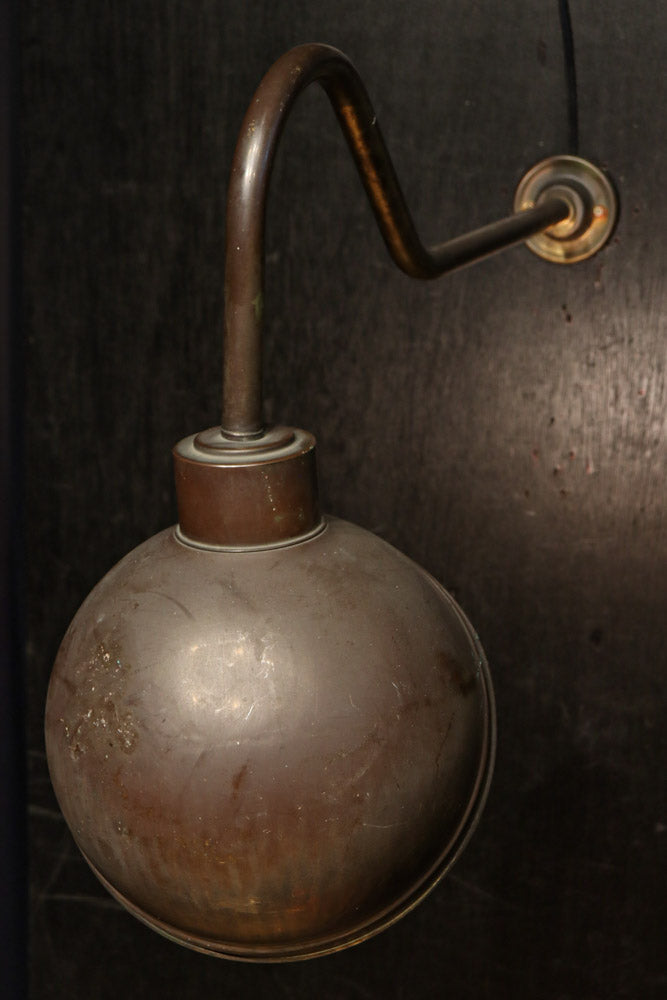 特大サイズ!! 真鍮の鈍い輝きが味わいを深める特大ブラケット　DC8306