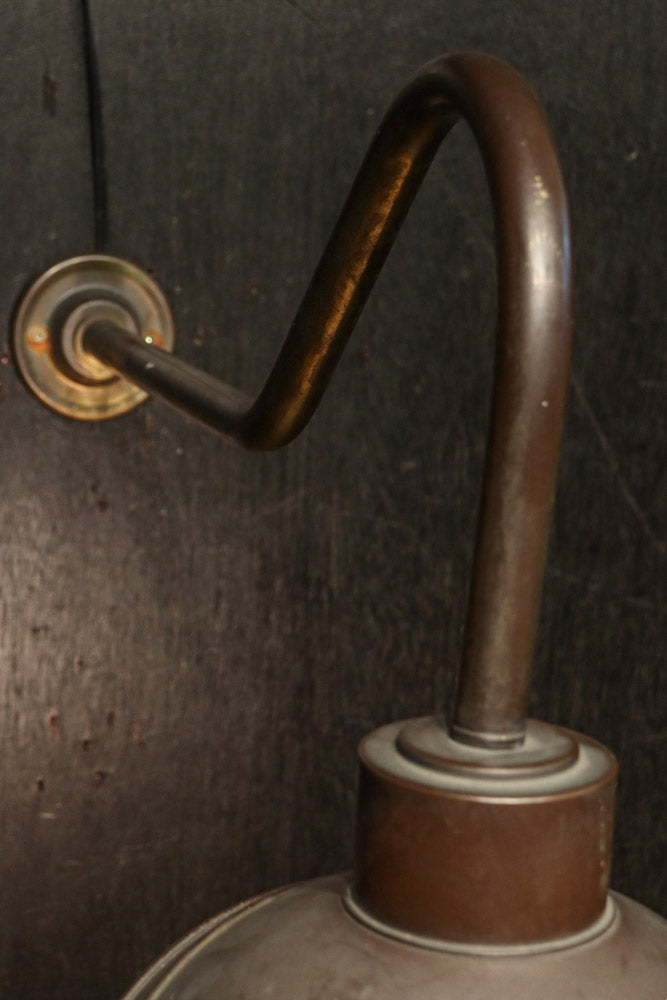 特大サイズ!! 真鍮の鈍い輝きが味わいを深める特大ブラケット　DC8306