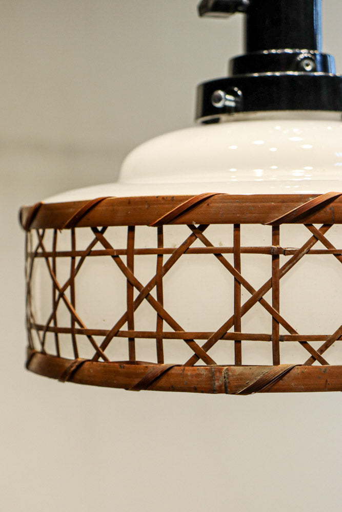 籠目編みの和モダンな竹フレームが素敵な電笠　DC8314