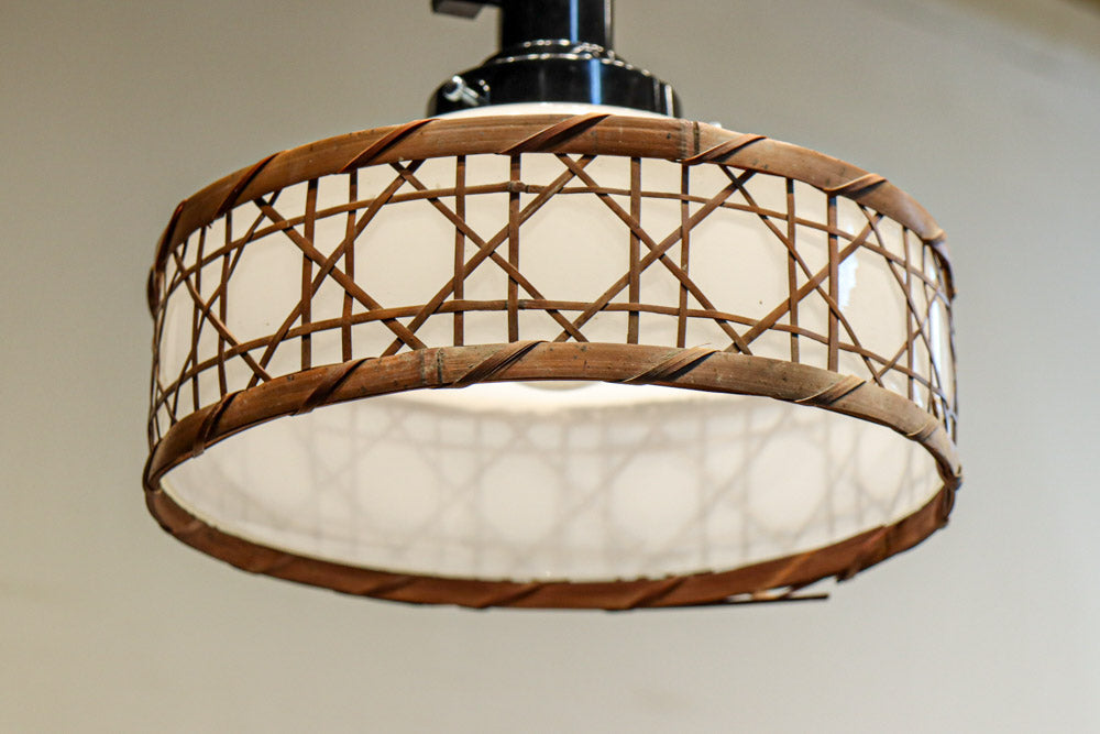 籠目編みの和モダンな竹フレームが素敵な電笠　DC8314