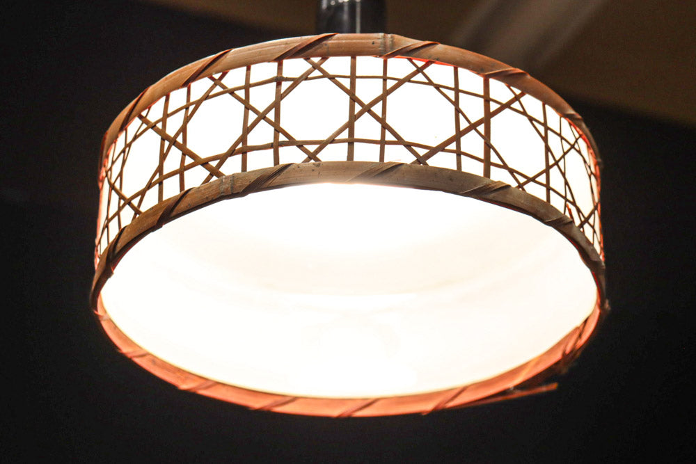 籠目編みの和モダンな竹フレームが素敵な電笠　DC8314