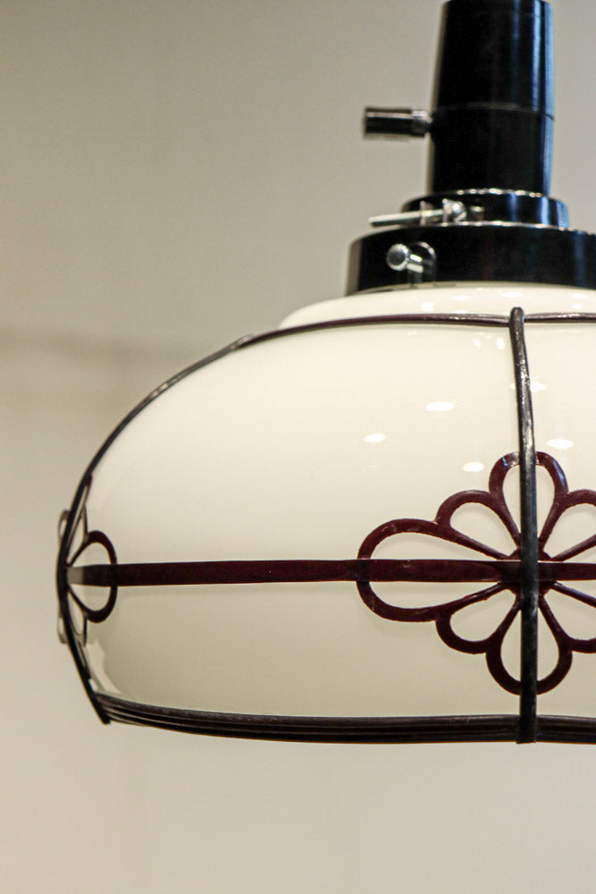 菊菱装飾を施した気品ある電笠　DC8315　在庫2個