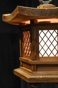 珍品!! 自然の風合いが温かみある木製の灯籠　DC8327