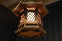 珍品!! 自然の風合いが温かみある木製の灯籠　DC8327