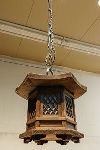 珍品!! 自然の風合いが温かみある木製の灯籠　DC8327