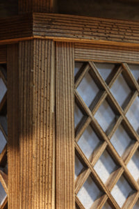 珍品!! 自然の風合いが温かみある木製の灯籠　DC8327