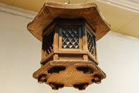 珍品!! 自然の風合いが温かみある木製の灯籠　DC8327