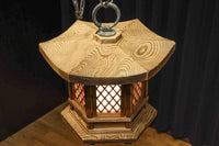 珍品!! 自然の風合いが温かみある木製の灯籠　DC8327