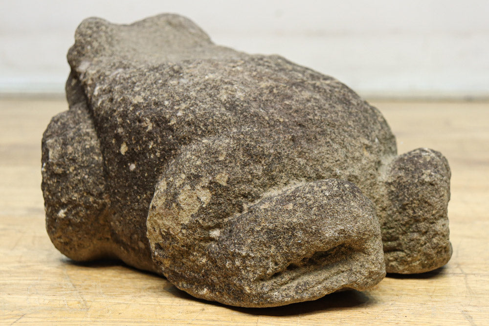 大きな目が印象的なカエルの石像 DC8329 – 古福庵 [ KOFUKUAN