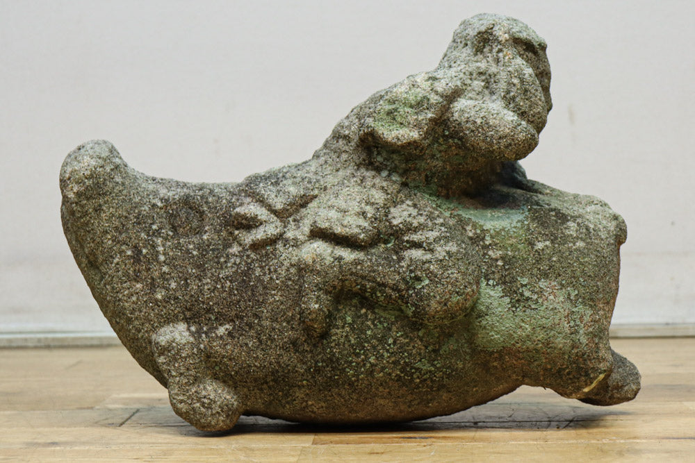 Stone statue of a boar DC8330