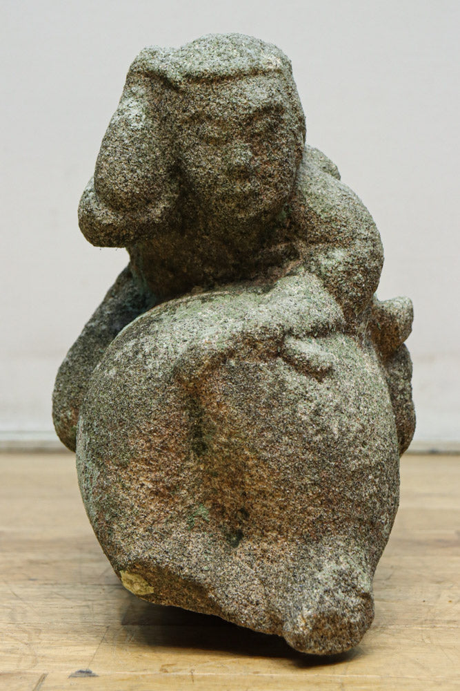 Stone statue of a boar DC8330