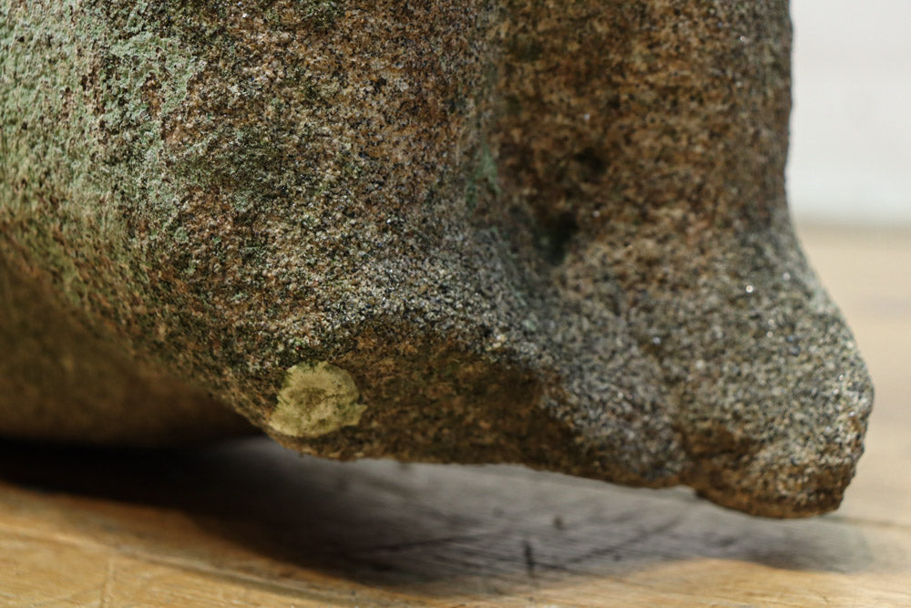 Stone statue of a boar DC8330