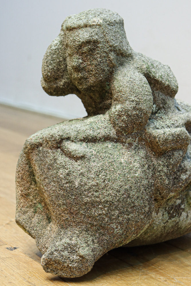 Stone statue of a boar DC8330