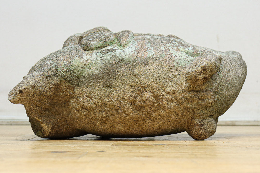Stone statue of a boar DC8330