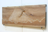 削り模様に昇り龍の絵柄が浮かぶ上品な木彫りの一枚絵　DC8332