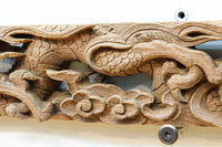 2体の龍の威厳ある姿を描く彫刻梁飾り　DC8334