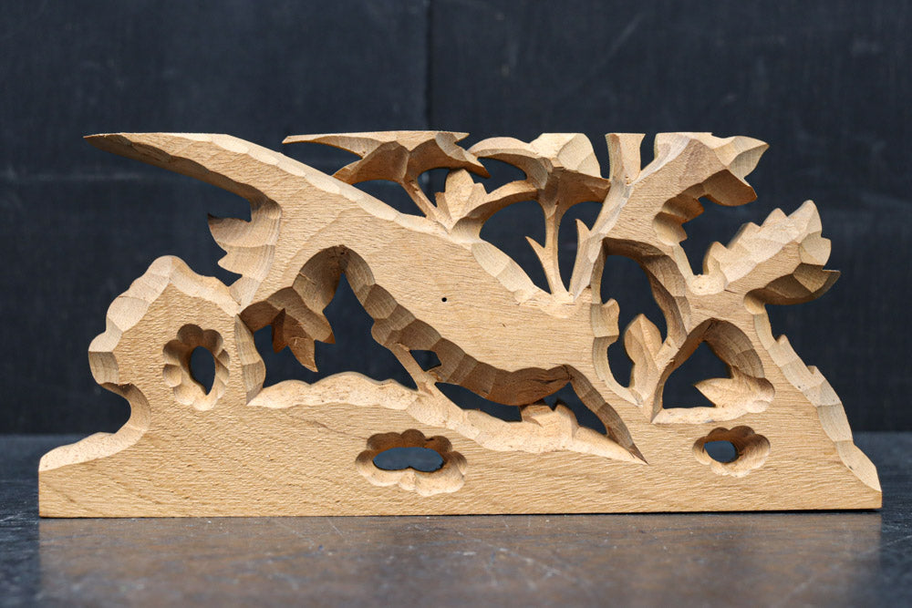 躍動感のある孔雀(くじゃく)を描いた彫刻飾り DC8347ab 在庫(a:1 b:1