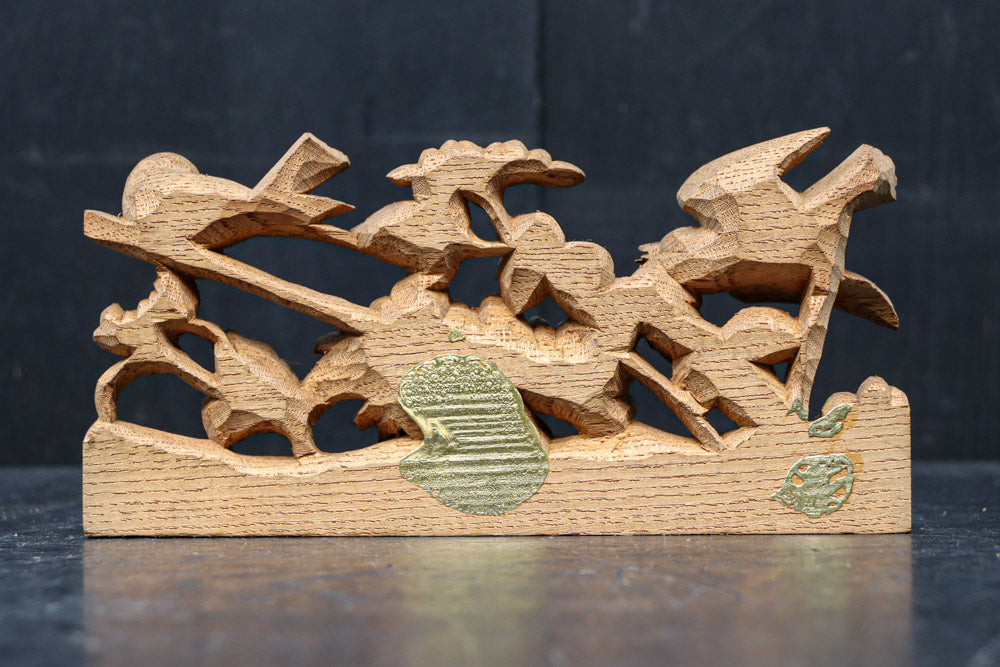 菊の花と小鳥が細やかに彫り描かれた彫刻飾り　DC8349ab　在庫(a:1 b:1)枚