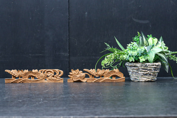 蓮の美しいシルエットを描いた彫刻飾り　DC8351ab　在庫(a:1 b:0)枚