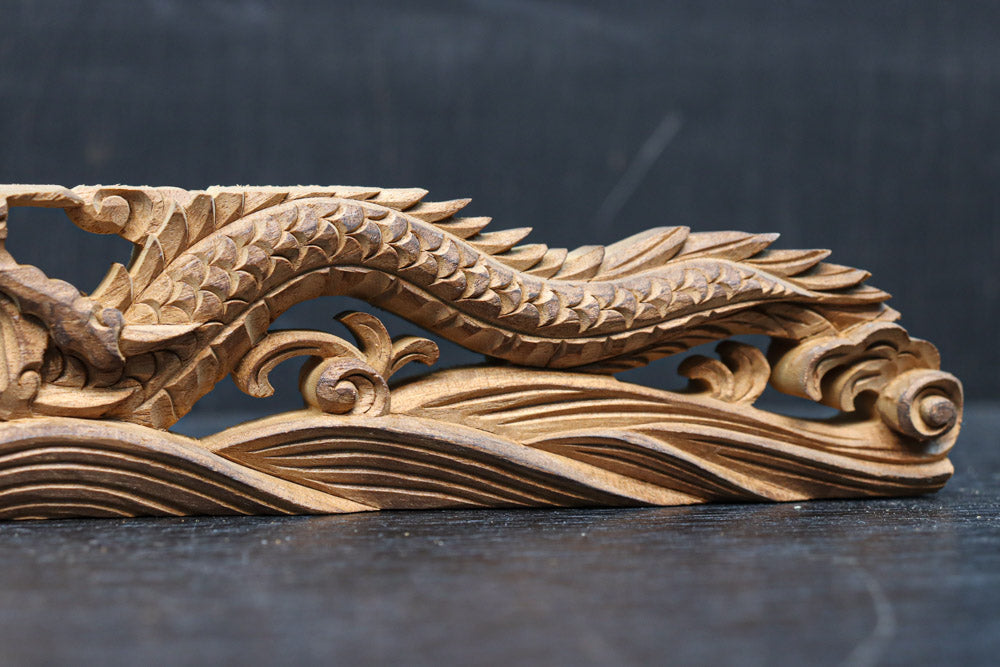 雄々しい龍を描いた彫刻飾り DC8352 – 古福庵 [ KOFUKUAN ] オンライン