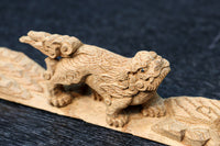 躍動感あふれる三頭の獅子を描いた上質な小型彫刻飾り　DC8353