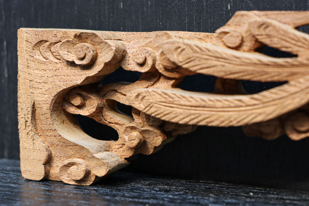 優雅に舞う鳳凰を描いた小さな彫刻飾り　DC8356ab　在庫(a:1 b:1)個