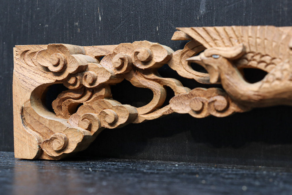 優雅に舞う鳳凰を描いた小さな彫刻飾り　DC8356ab　在庫(a:1 b:1)個