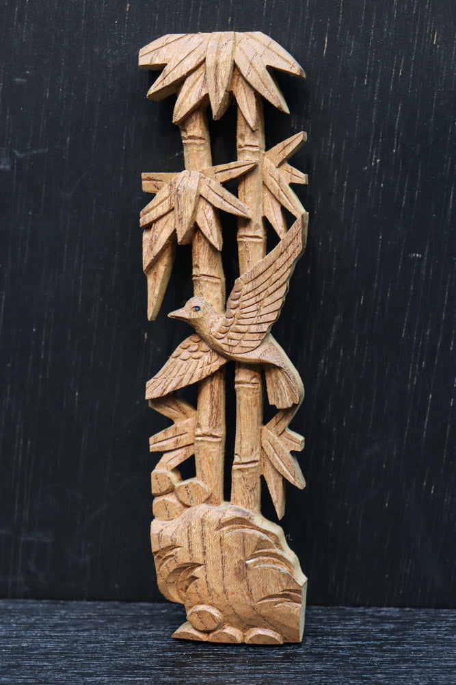 竹と小鳥を可憐に描く縦使いの彫刻飾り　DC8360ab　在庫(a:1 b:1)枚